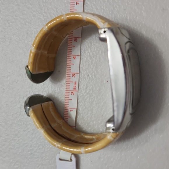 Vintage Andre Francois yellow and white bangle watch ⌚️ works! - Picture 4 of 13